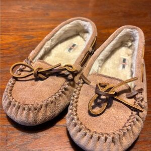 Minnetonka Kids Moccasins in Tan